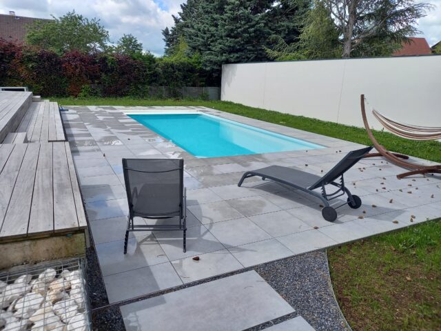 plage de piscine grès cérame pose sur plots margelles collées 60x60 Acti Sud Paysage paysagiste Dijon